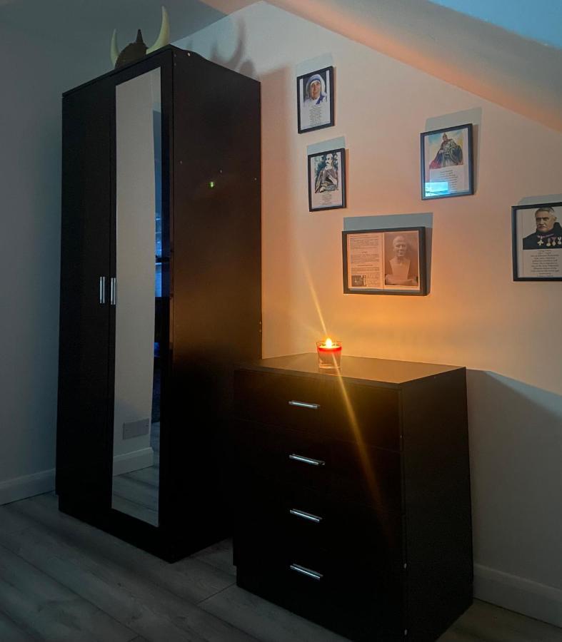 Studio Flat Apartment ลาร์กส์ ภายนอก รูปภาพ